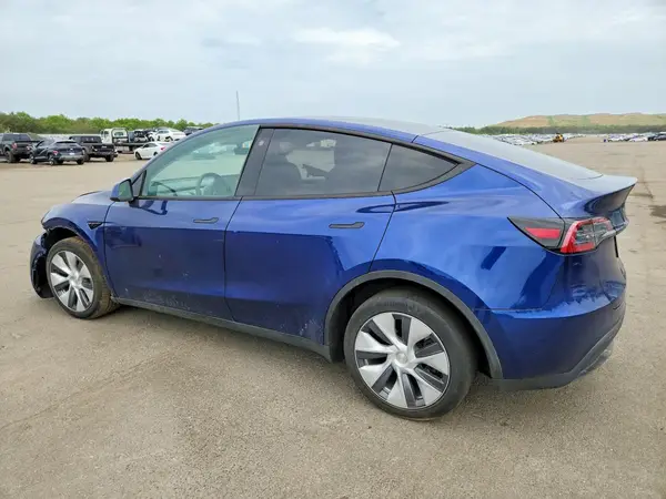 7SAYGDEE1PA043249 2023 TESLA MODEL Y - Image 2