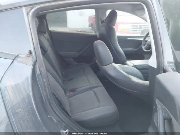 7SAYGDEE1PA053683 2023 TESLA MODEL Y - Image 8