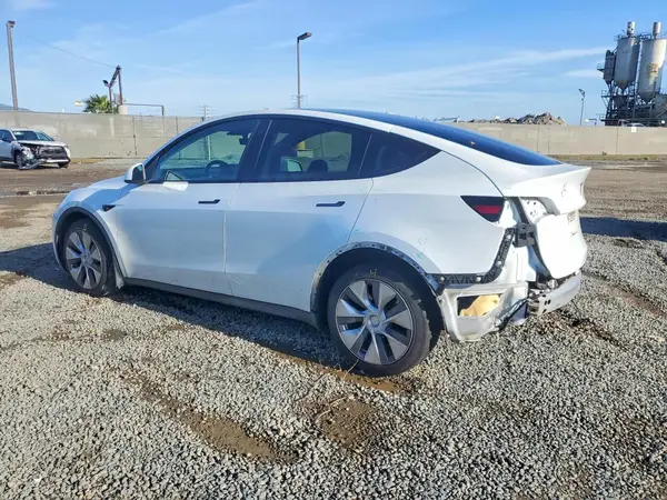 7SAYGDEE1PA054719 2023 TESLA MODEL Y - Image 2