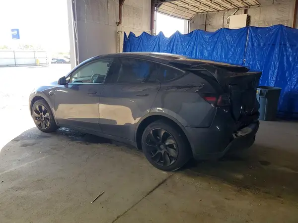 7SAYGDEE1PA056096 2023 TESLA MODEL Y - Image 2
