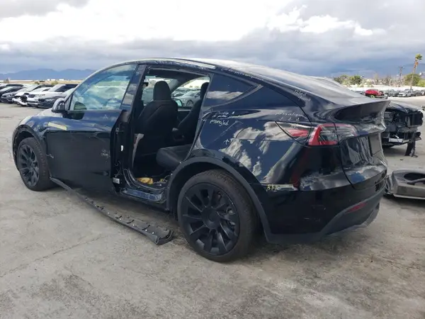 7SAYGDEE1PA057927 2023 TESLA MODEL Y - Image 2