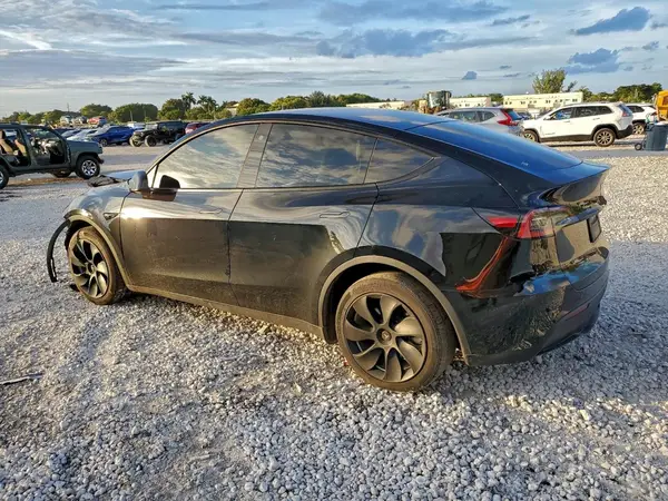 7SAYGDEE1PA058608 2023 TESLA MODEL Y - Image 2
