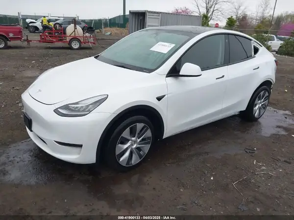 7SAYGDEE1PA059581 2023 TESLA MODEL Y - Image 2
