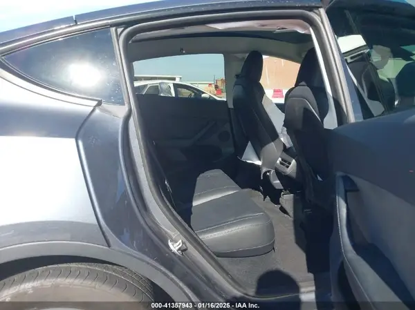 7SAYGDEE1PA060410 2023 TESLA MODEL Y - Image 8