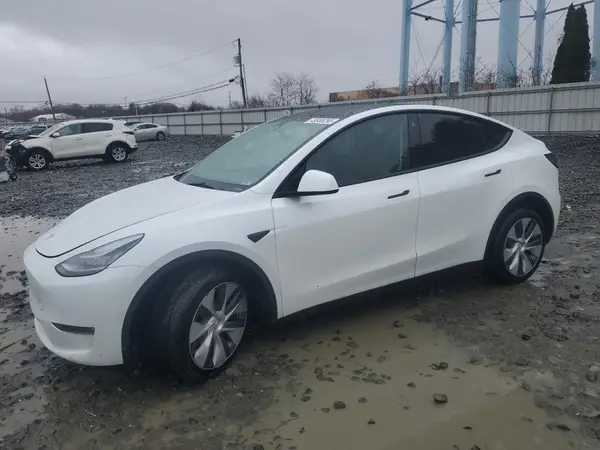 7SAYGDEE1PA061704 2023 TESLA MODEL Y - Image 1