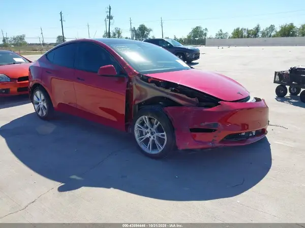 7SAYGDEE1PA063520 2023 TESLA MODEL Y - Image 1