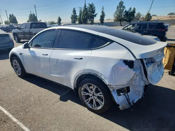 7SAYGDEE1PA065929 2023 TESLA MODEL Y - Image 2