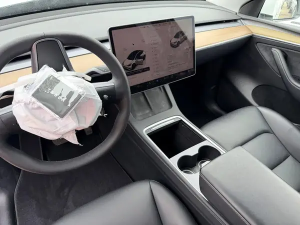 7SAYGDEE1PA073545 2023 TESLA MODEL Y - Image 8