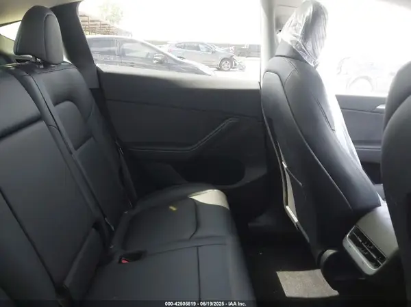 7SAYGDEE1PA078535 2023 TESLA MODEL Y - Image 8