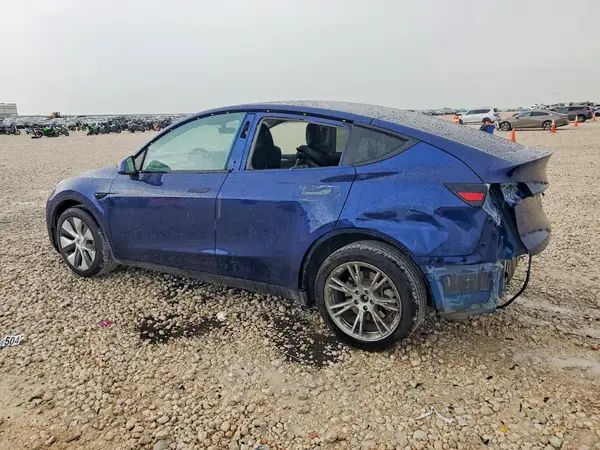 7SAYGDEE1PA079555 2023 TESLA MODEL Y - Image 2