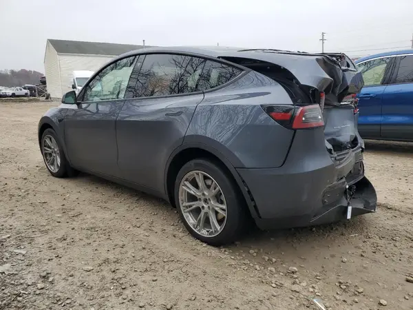 7SAYGDEE1PA081757 2023 TESLA MODEL Y - Image 2