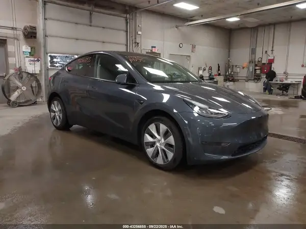 7SAYGDEE1PA081905 2023 TESLA MODEL Y - Image 1