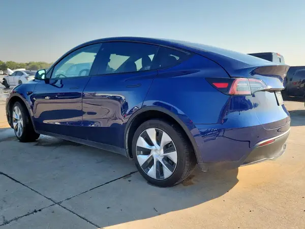 7SAYGDEE1PA088353 2023 TESLA MODEL Y - Image 2