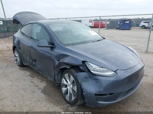 7SAYGDEE1PA088871 2023 TESLA MODEL Y - Image 1