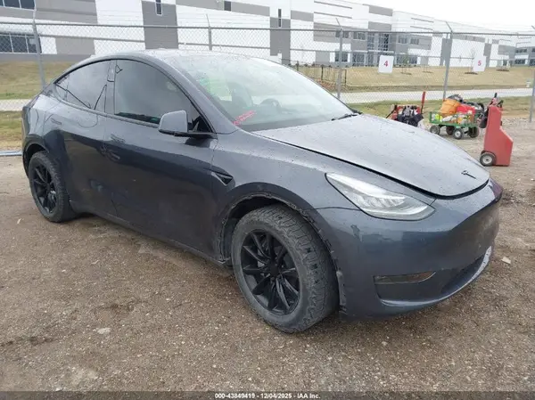 7SAYGDEE1PA089471 2023 TESLA MODEL Y - Image 1