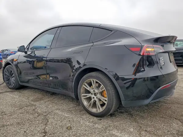 7SAYGDEE1PA096422 2023 TESLA MODEL Y - Image 2