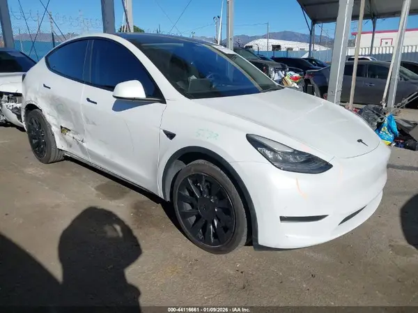 7SAYGDEE1PA096937 2023 TESLA MODEL Y - Image 1