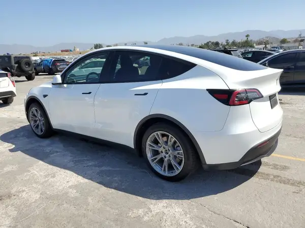 7SAYGDEE1PA097537 2023 TESLA MODEL Y - Image 2