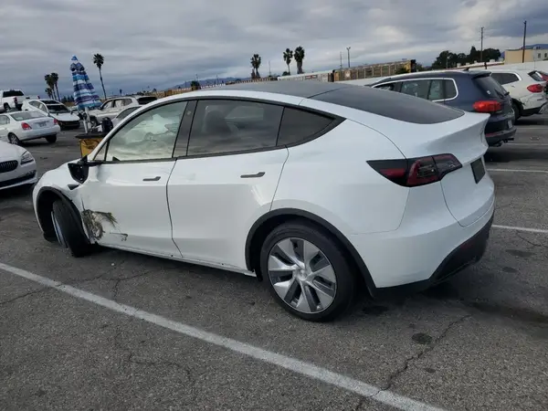 7SAYGDEE1PA097599 2023 TESLA MODEL Y - Image 2