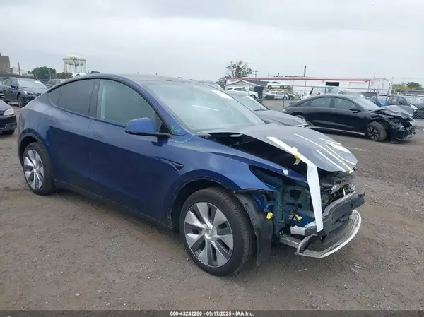 7SAYGDEE1PA099062 2023 TESLA MODEL Y - Image 1