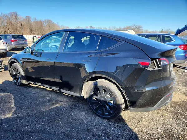 7SAYGDEE1PA104387 2023 TESLA MODEL Y - Image 2