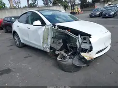 7SAYGDEE1PA113008 2023 TESLA MODEL Y