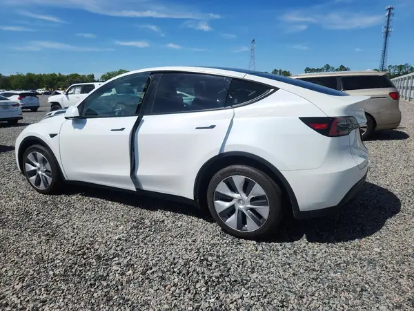 7SAYGDEE1PA116474 2023 TESLA MODEL Y - Image 2