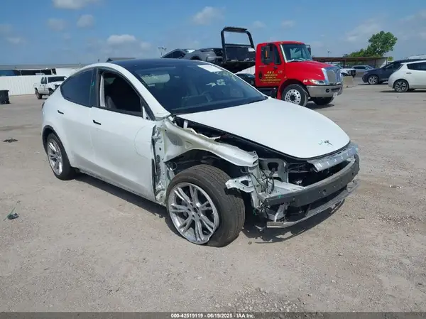 7SAYGDEE1PA117964 2023 TESLA MODEL Y - Image 1