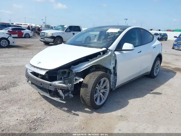 7SAYGDEE1PA117964 2023 TESLA MODEL Y - Image 2