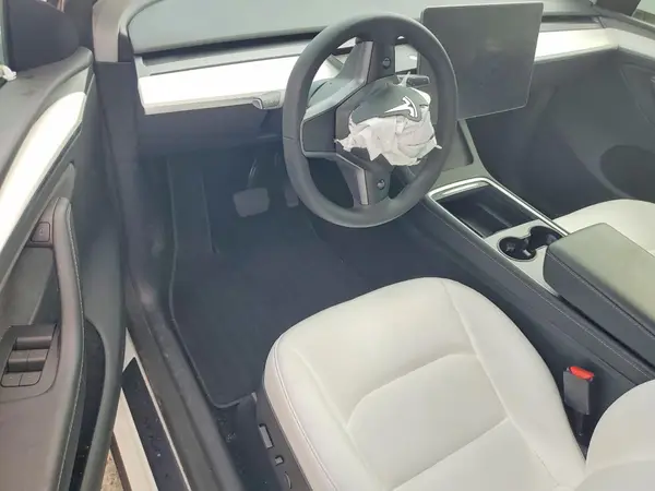 7SAYGDEE1PA123585 2023 TESLA MODEL Y - Image 8
