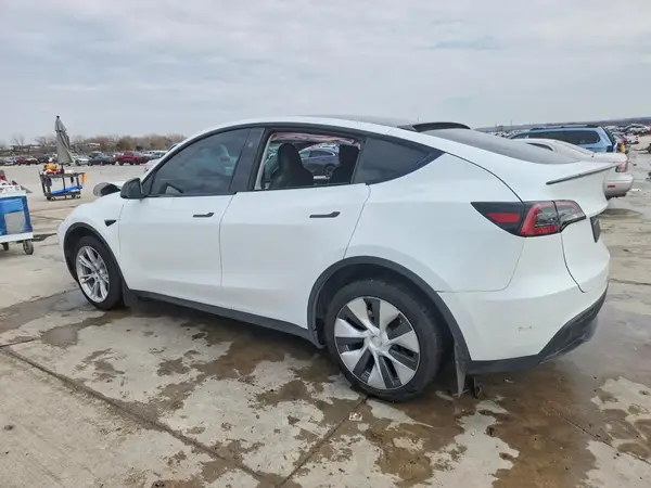 7SAYGDEE1PA131296 2023 TESLA MODEL Y - Image 2