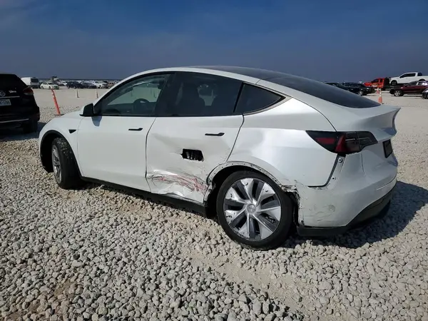 7SAYGDEE1PA135350 2023 TESLA MODEL Y - Image 2