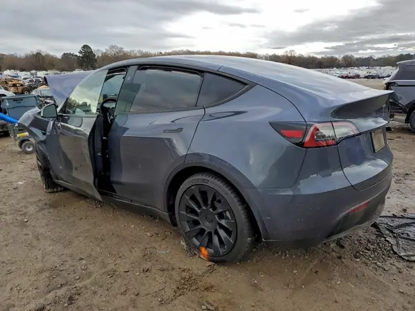 7SAYGDEE1PA135655 2023 TESLA MODEL Y - Image 2
