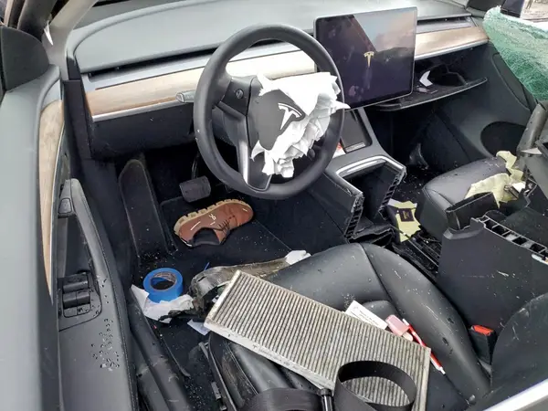 7SAYGDEE1PA135655 2023 TESLA MODEL Y - Image 8