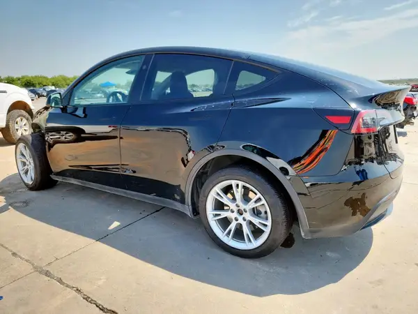 7SAYGDEE1PA139074 2023 TESLA MODEL Y - Image 2