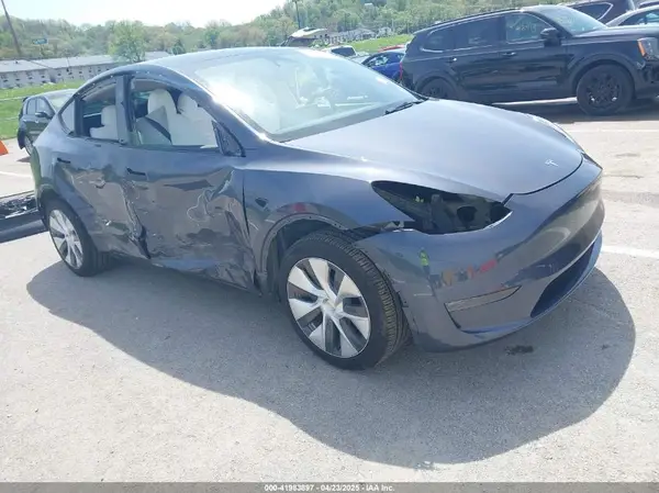 7SAYGDEE1PA158661 2023 TESLA MODEL Y - Image 1