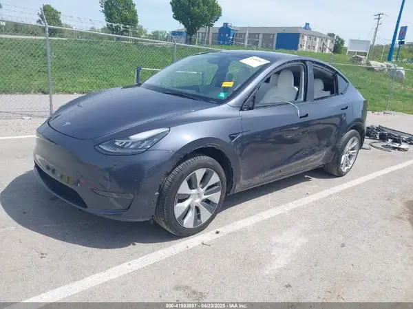 7SAYGDEE1PA158661 2023 TESLA MODEL Y - Image 2