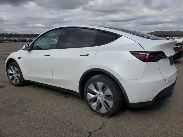 7SAYGDEE1PA189585 2023 TESLA MODEL Y - Image 2