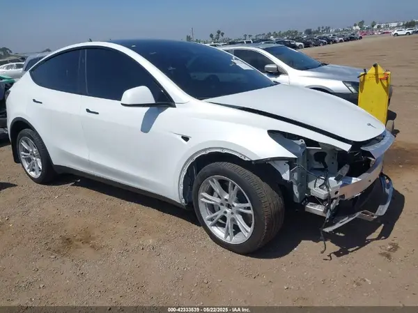 7SAYGDEE1PA191255 2023 TESLA MODEL Y - Image 1