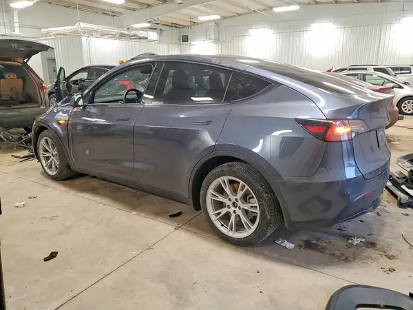 7SAYGDEE1PA200679 2023 TESLA MODEL Y - Image 2