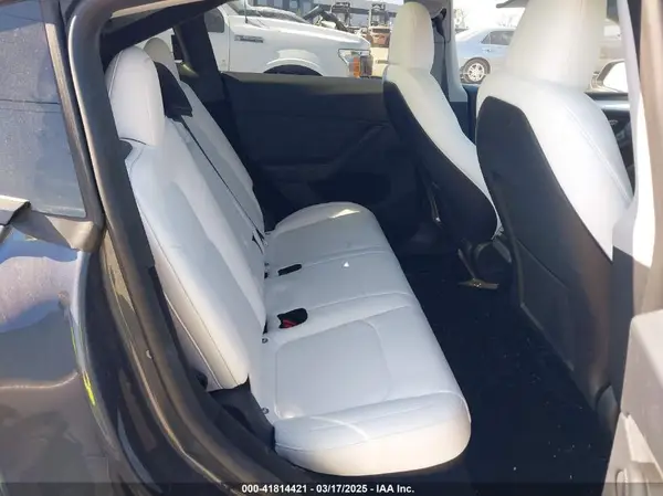 7SAYGDEE1PA203937 2023 TESLA MODEL Y - Image 8