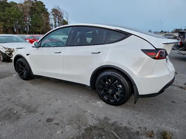 7SAYGDEE1PA208149 2023 TESLA MODEL Y - Image 2