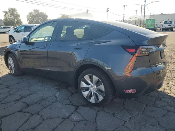 7SAYGDEE1PA210872 2023 TESLA MODEL Y - Image 2