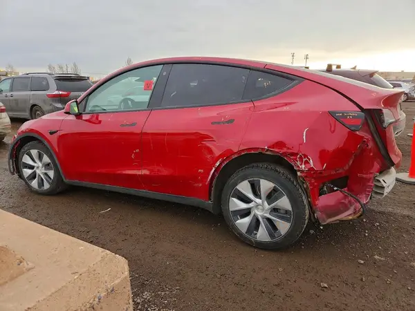 7SAYGDEE1PF582828 2023 TESLA MODEL Y - Image 2