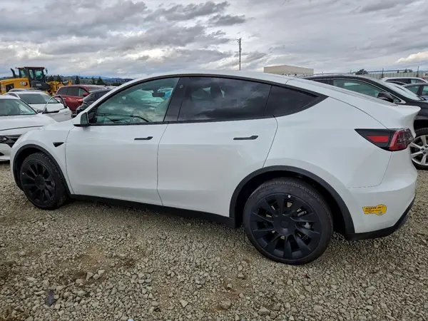 7SAYGDEE1PF592016 2023 TESLA MODEL Y - Image 2
