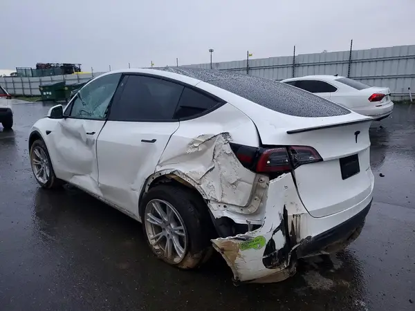7SAYGDEE1PF595708 2023 TESLA MODEL Y - Image 2