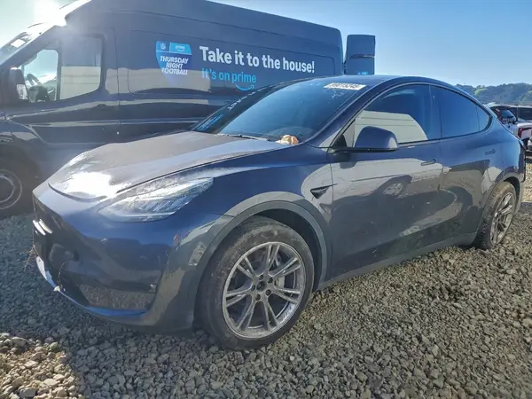 7SAYGDEE1PF603211 2023 TESLA MODEL Y - Image 1