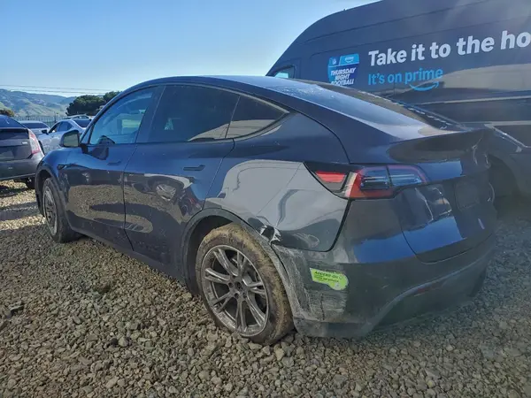 7SAYGDEE1PF603211 2023 TESLA MODEL Y - Image 2