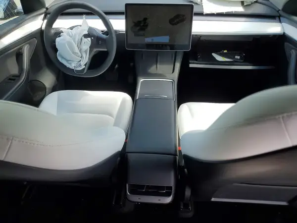 7SAYGDEE1PF614595 2023 TESLA MODEL Y - Image 8