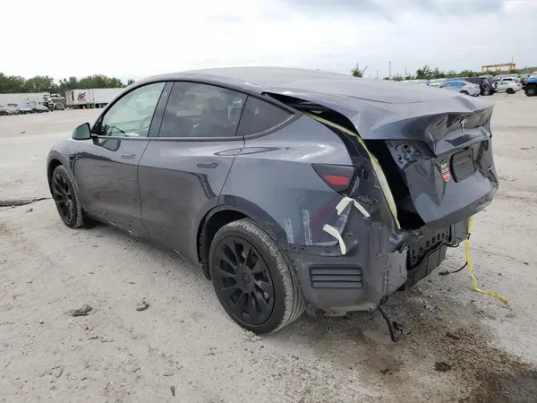 7SAYGDEE1PF617593 2023 TESLA MODEL Y - Image 2